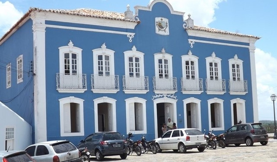 Servidores da Prefeitura de Penedo aprovam indicativo de paralisação