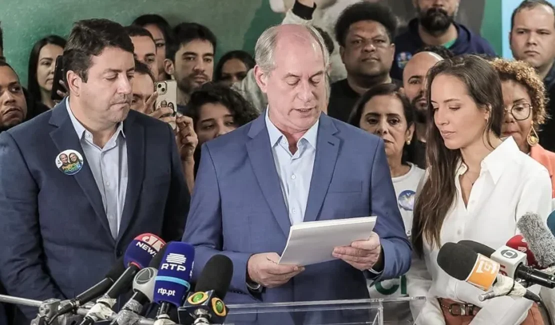 Em manifesto, Ciro mantém candidatura e critica pedido por voto útil