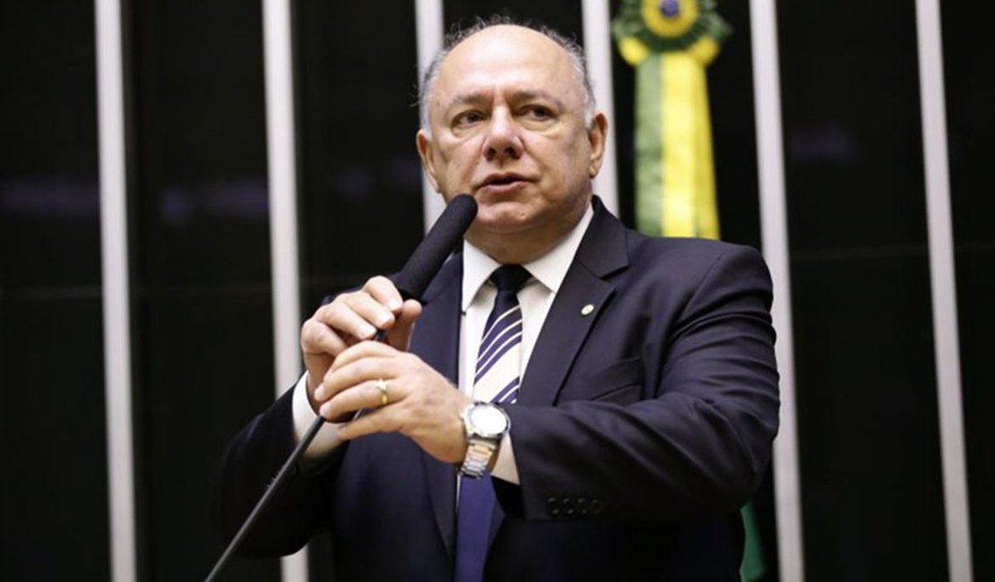 Deputado federal morre em Brasília vítima de Covid-19