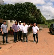 Luciano Barbosa visita comunidades rurais de Arapiraca com vereadores