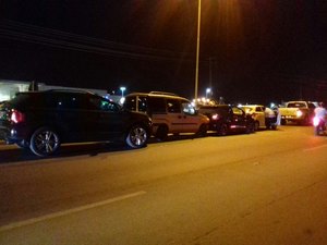 Engavetamento causa danos materiais em quatro veículos