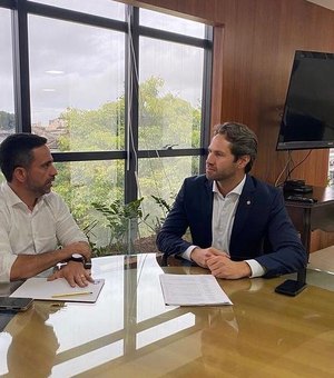 Em pausa na disputa pré-eleitoral, Pedro Vilela visita governador Paulo Dantas