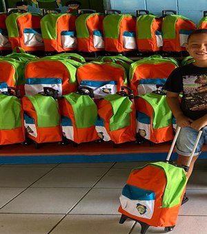 Viçosa inicia entrega de 5 mil kits e mochilas escolares