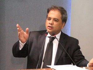 Vereador chama de “novela” negociações com servidores municipais