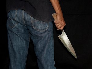 Homem é flagrado com faca em praça no Manoel Teles, em Arapiraca