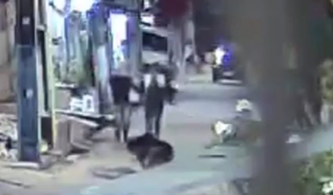 Duas crianças e um jovem são baleados durante atentado no Jacintinho