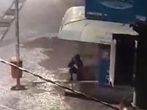  [Vídeo] Criminoso arranca placa de sinalização para arrombar banca de revista em Arapiraca 