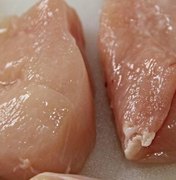 Anvisa proíbe venda de lote de peito de frango por risco de meningite