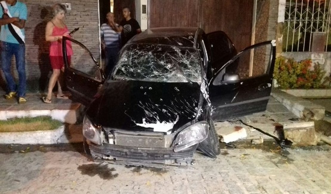 Assaltantes são mortos durante troca de tiros