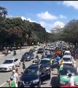 Em manifestação, bolsonaristas chamam Moro de traidor e pedem saída de Maia