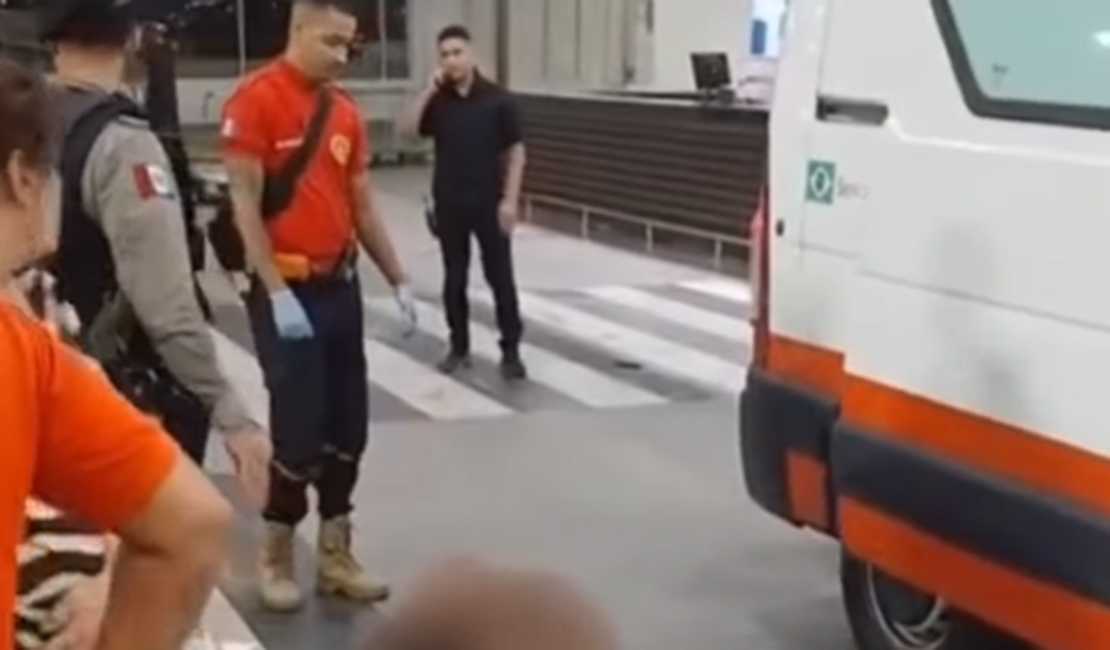 'Morador de rua' é espancado por segurança de hipermercado na parte alta de Maceió