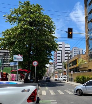 Novos semáforos em cruzamentos na parte baixa começam a funcionar no sábado (6)