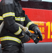 Incêndio atinge mercadinho no bairro Canafístula, em Arapiraca