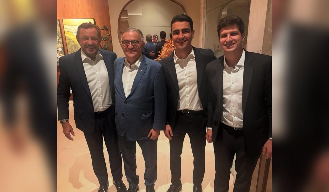 Presença de João Campos em ato de Marluce Caldas indica próximo partido de JHC