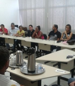 Servidores de Arapiraca mantêm reunião com secretários por revisão salarial