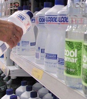 Vigilância Sanitária orienta farmácias e supermercados sobre proibição da venda do álcool 70%