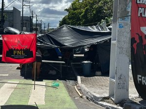 [Vídeo] MST ocupa Centro de Maceió contra reintegrações de posse