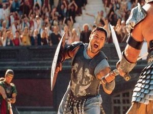 Ator Russsel Crowe vende armadura do filme Gladiador para pagar divorcio