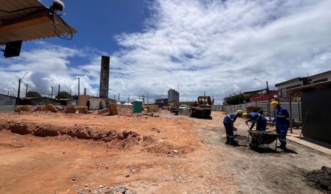 Prefeitura conclui demolição de antiga estrutura do Mercado do Jacintinho