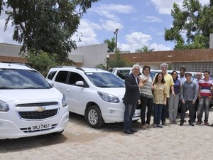 Reitor entrega cinco novos veículos ao Campus da Ufal em Arapiraca