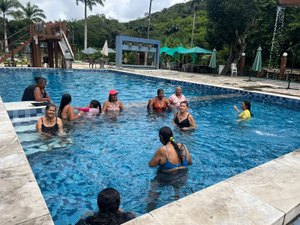 Idosos de Traipu vivenciam dia de lazer e integração em passeio promovido pela Assistência Social