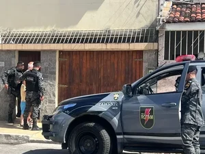 Idoso suspeito de manter esposa em cárcere privado é solto após audiência de custódia em Maceió