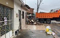 Imóvel ficou completamente destruído e outras três casas foram interditadas