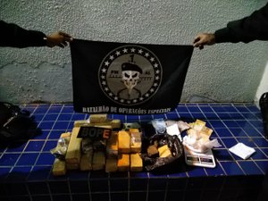 Trio é preso com mais de 30kg de maconha na Serraria