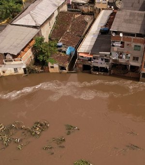 Sobe para 24 o número de mortos pelas enchentes na Bahia
