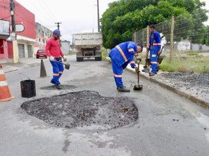 Após trégua das chuvas, Prefeitura intensifica operação tapa-buraco