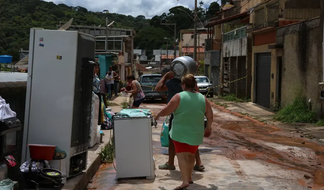 Sobe para 49 número de mortos em Juiz de Fora e Ubá