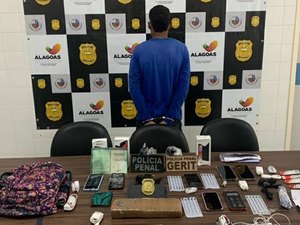 Prestador de serviço é preso após entregar 11 celulares e droga a reeducando