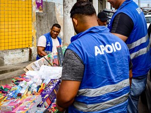 Fiscalização flagra comércio clandestino de fogos de artifício no Centro de Maceió