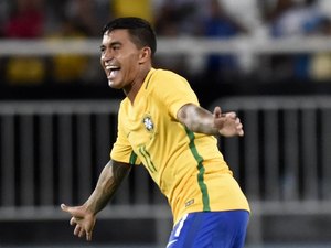 Em tributo à Chape, Brasil vence Colômbia e volta a liderar ranking da Fifa