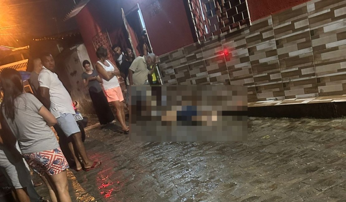 Jovem é assassinado a tiros em via pública no Cleto Marques Luz