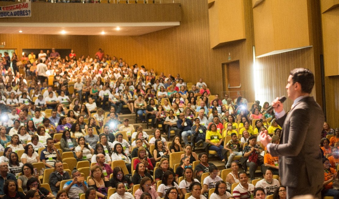 Mais de 2 mil Professores participam de Audiência sobre os precatórios FUNDEF convocada por JHC 