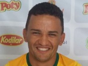 Série C: Direção do CSA confirma contratações de lateral e meio-campista