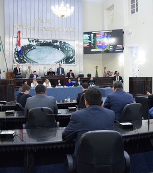 Deputados aprovam orçamento de R$ 10,2 bilhões e entram em recesso parlamentar