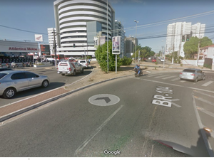 Semáforos intermitentes em viaduto causam transtornos a pedestres no Farol em Maceió