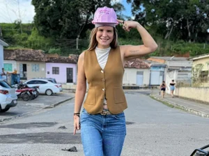 Prefeita Ceci acompanha início da Operação Tapa-Buraco em Atalaia
