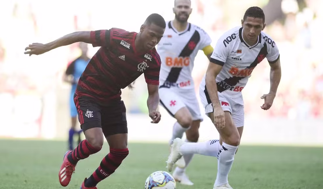 CSA anuncia contratação do atacante Lucas Silva, campeão da Libertadores