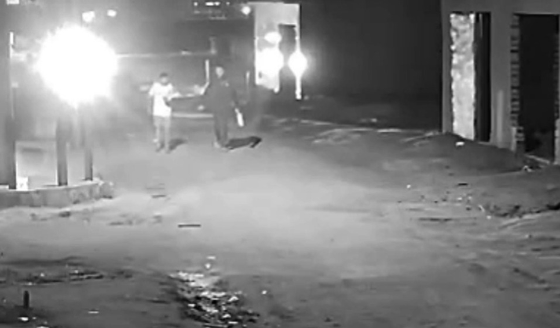 Polícia divulga imagens para localizar autor de homicídio em São Miguel dos Campos