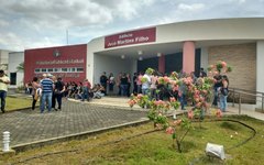 Servidores municipais protestam em frente ao MPE em Arapiraca