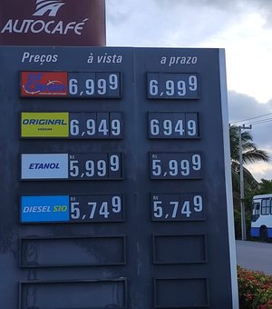 Litro da gasolina comum custa R$ 6,94 em Maragogi