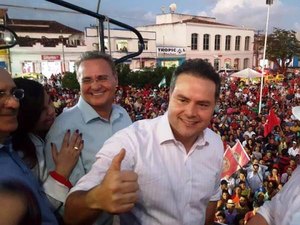 Lula elogia Renan Filho e destaca  'coragem' do governador de estar à espera dele 