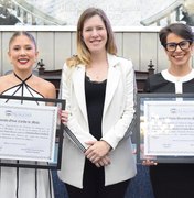 Cibele Moura entrega comendas a Gabriela Tavares e Karoline Beserra e exalta protagonismo feminino na área jurídica