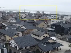 Japão remove alerta de grande tsunami por terremoto; onda menor atinge paredão em cidade de Suzu