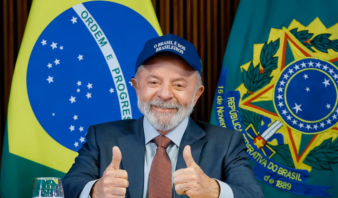Lula inicia divulgação de campanha do novo slogan do governo