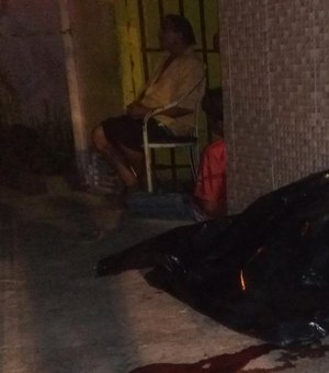 Homem é assassinado na frente da casa de amigo em Arapiraca