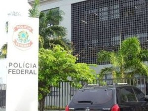 Candidato diz que servidor preso com santinhos e dinheiro não integra equipe de campanha